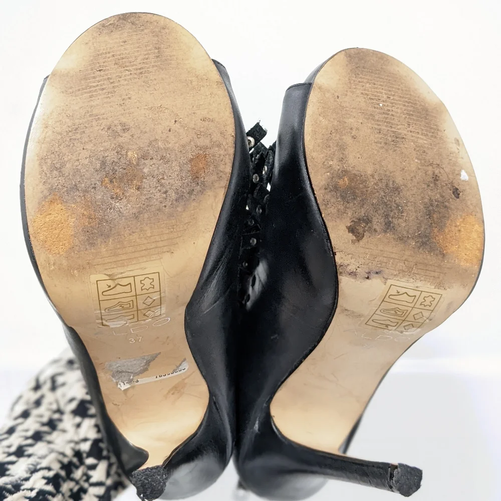 Leather heels by Aldo